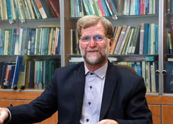 دولت برای تامین کسری بودجه، نرخ ارز را افزایش می‌دهد