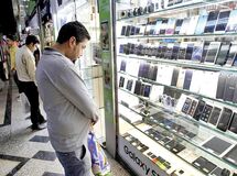 منتظر گرانی موبایل باشید/ پیام لایحه بودجه به بازار موبایل
