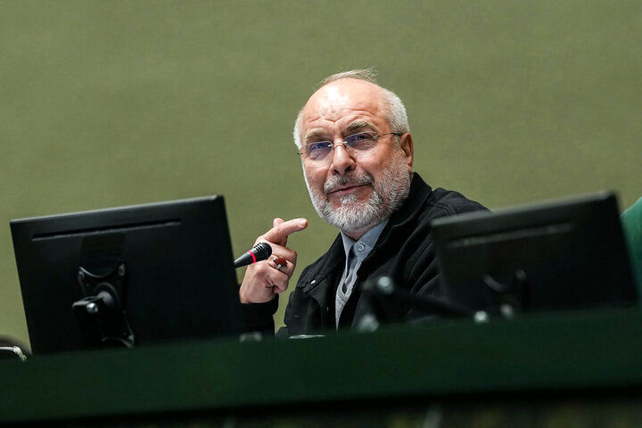 تذکر قالیباف به وزیر رفاه؛ دهک‌بندی‌ها با قدرت خرید مردم همخوانی ندارد
