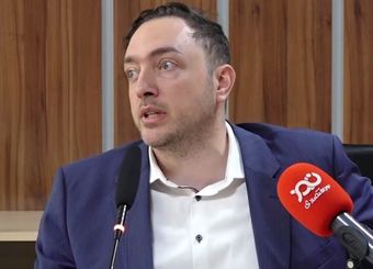 در کشور شرکت‌های دو دفتره و سه دفتره داریم