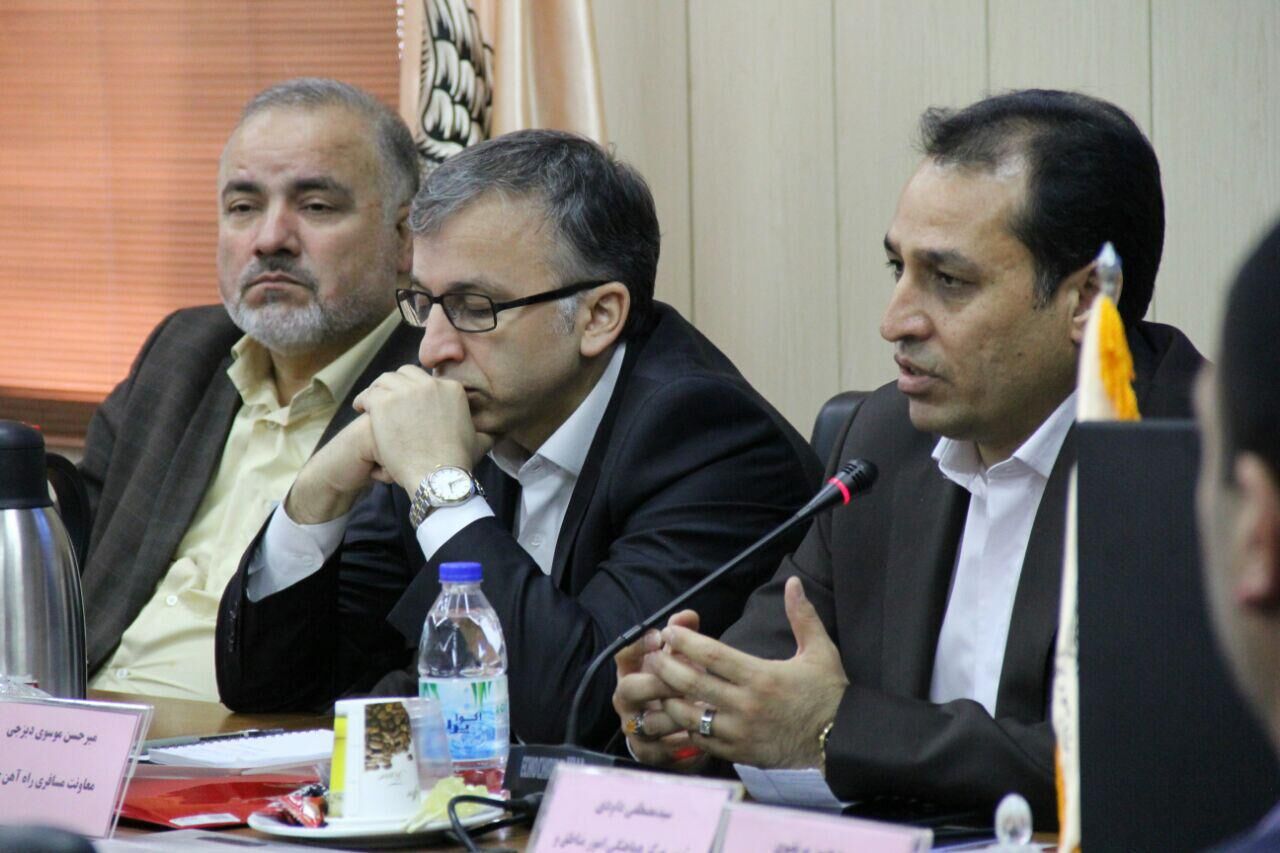 اولویت راه‌آهن برای تامین ناوگان از توان تولیدات داخل است
