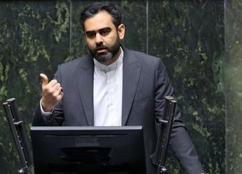 امیرحسین ثابتی : سه‌نرخی شدن بنزین خیانت به مردم است؛ به‌جای گرانی، جلوی قاچاق را بگیرید