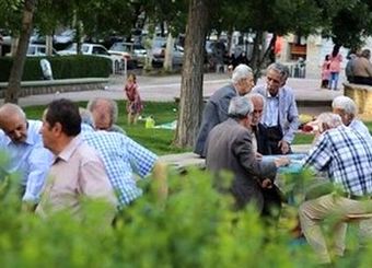 حقوق فروردین بازنشستگان افزایش نیافت / مگر می‌خواهید به بازنشستگان تامین اجتماعی صدقه بدهید؟
