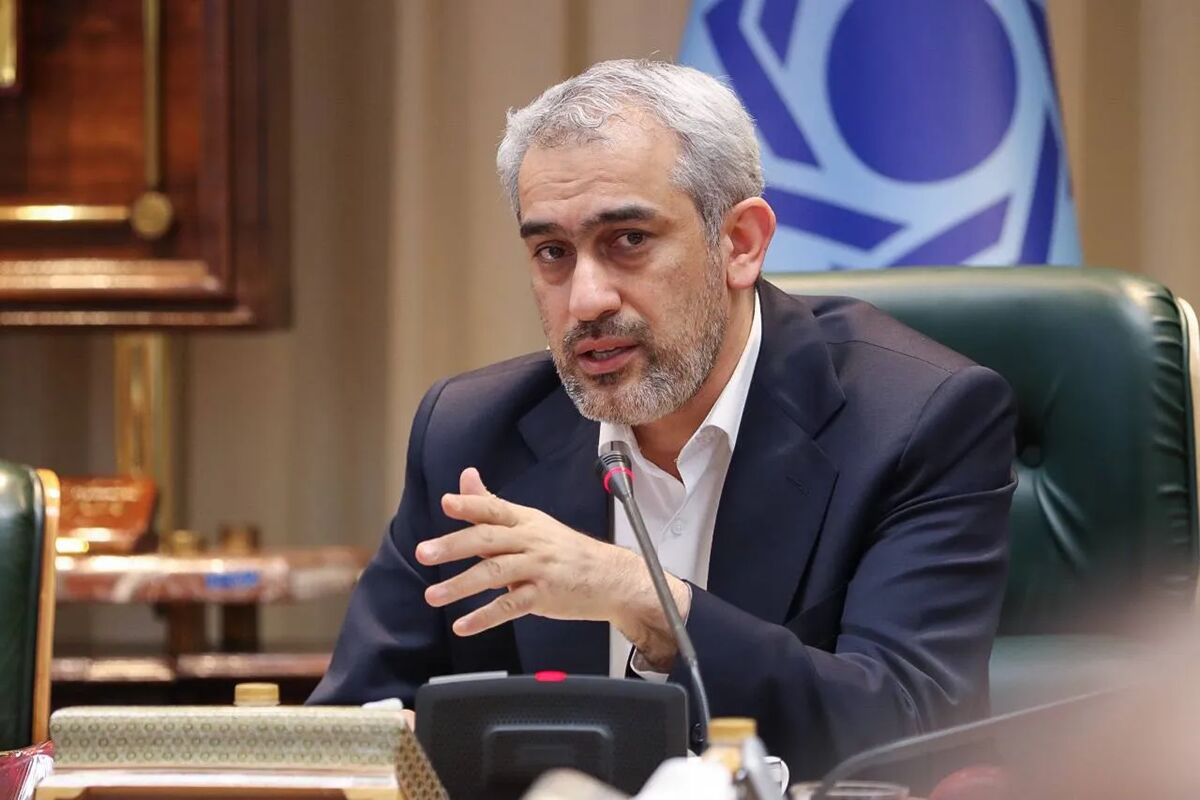 نسخه بدون پشتوانه وزارت اقتصاد برای بازار ارز/ چرا طرح‌های تک‌روانه «مدنی‌زاده» به لبه استیضاح رسید؟