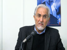 یک عده کلاه‌بردار بورس را اداره می‌کنند