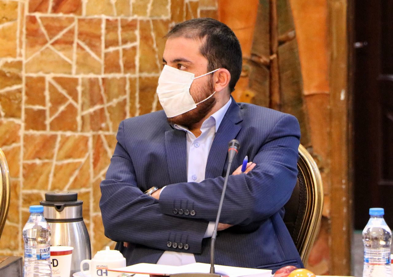 رئیس مجمع فعالان اقتصادی: جهش اخیر دلار موقتی است؛ بازار به‌زودی وارد فاز اصلاح می‌شود
