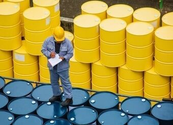 قیمت نفت امروز ۱۰ بهمن ۱۴۰۴ / طلای سیاه در مسیر ثبت رکورد جدید قیمت