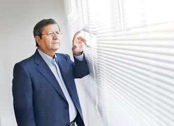 سقوط وحشتناک قدرت خرید ایرانی‌ها / حقوق کارگران از ۷ گرم طلا به نیم گرم رسید
