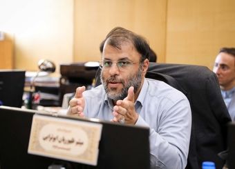 سهام‌دار بانک آینده راست راست راه می‌رود و به ریش مردم می‌خندد