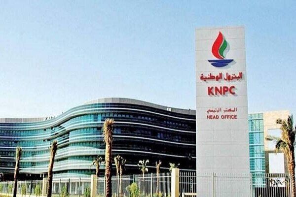 کاهش برداشت نفت کویت در پی پر شدن مخازن
