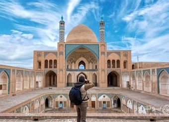 اقتصاد گردشگری و هتل‌داری می‌تواند ارزآوری قابل توجهی برای کشور ایجاد کند
