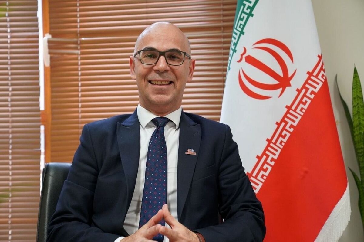 دولت به بخش خصوصی در اجرای سیاست ارز تک نرخی اعتماد کند
