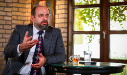 ترامپ می‌خواهد جلوی تامین منابع انرژی ارزان توسط ما برای چین را بگیرد