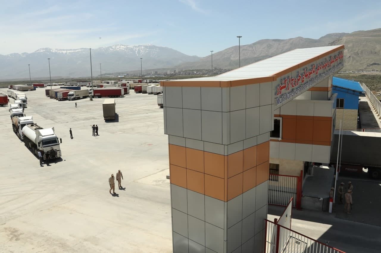 مرزهای زمینی کشور باز است؛ ترافیک سنگین در مهران، شلمچه و بازرگان