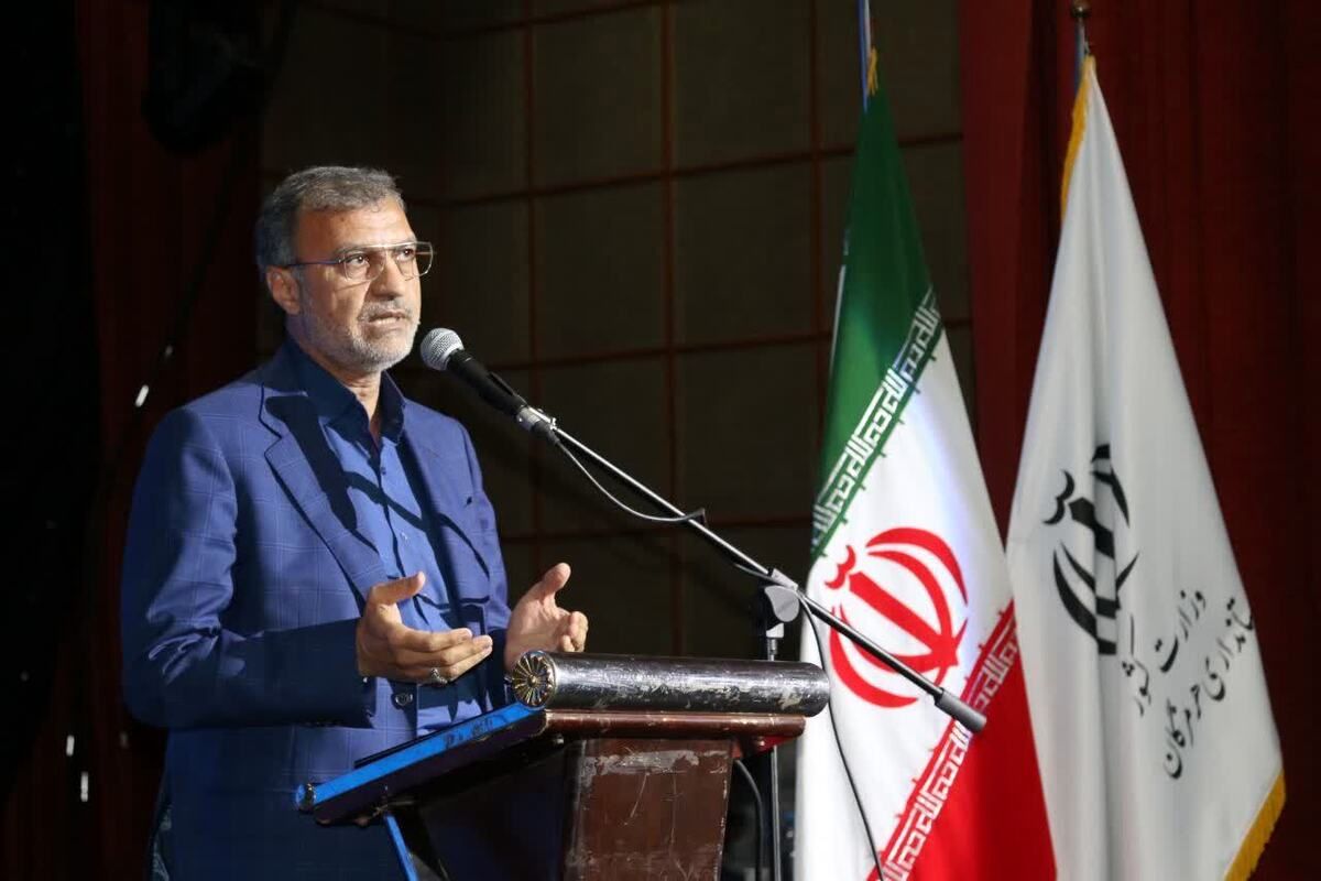 مدیریت صحیح بازار ارز لازم است
