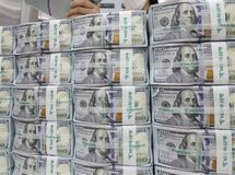 دولت تبعات حذف ارز ترجیحی را جبران کند