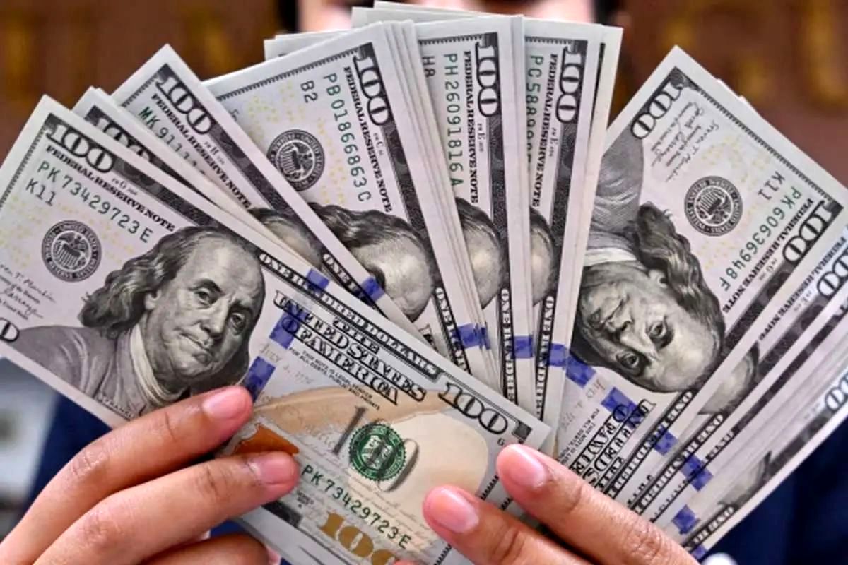 قیمت دلار امروز چهارشنبه ۱۰ دی ۱۴۰۴ / دلار به اوج بازگشت
