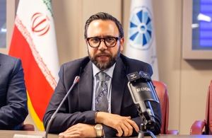 فرش دستبافت در سال ۷۳ به تنهایی حدود ۴۵ درصد صادرات غیرنفتی کشور را داشت/از ۲ میلیارد دلار رسیدیم به چهل میلیون دلار