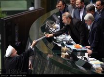 بودجه حقوق و مزایای نهاد ریاست جمهوری 63 درصد بالا رفت، حقوق کارمندان 12 درصد!