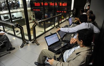 رشد خودرویی‌ها حباب است / چند توصیه و پیشنهاد به خریداران و فروشندگان سهام در بورس