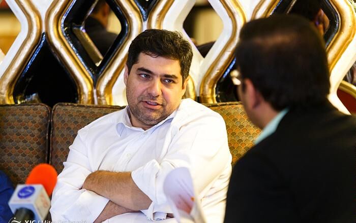 مجرم سابق اقتصادی در کنفرانس "مدیران موفق" سخنرانی می‌کند!