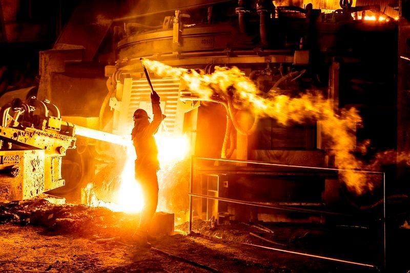 باقیمانده حقوق اسفند ماه بازنشستگان فولاد واریز شد