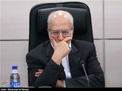 شکست نعمت‌زاده در خروج پتروشیمی‌ها از بورس!