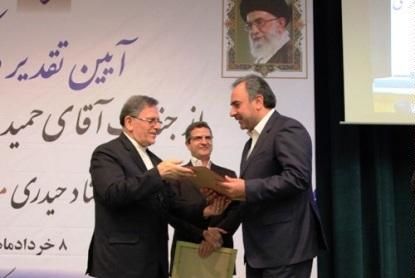 ادعای عجیب معاون سیف درباره کارت‌های اعتباری 10 تا 50 میلیونی/ یک سری هم به بانکها بزنید تا ببینید چه خبر است!/ معاون سیف در کمتر از 2.5 روز  20000 کارت اعتباری صادر کرد