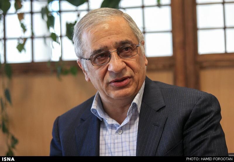 مظاهری: تیم اقتصادی روحانی برای خروج اقتصاد کشور از رکود وقت کشی می‌کند/ سرعت دولت در اجرای امور بسیار کند است!