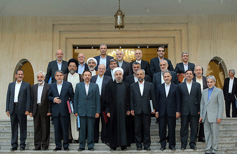 دولت تدبیر جلوی اجرای نشست اقتصاد مقاومتی را گرفت/ ممانعت از ورود وزیر اقتصاد احمدینژاد به جلسه!