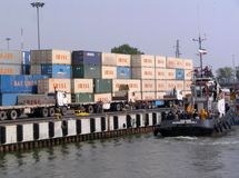 توسعه و خرید تجهیزات بندر شهیدرجایی با اعتبار ١٠٠ میلیون یورویی