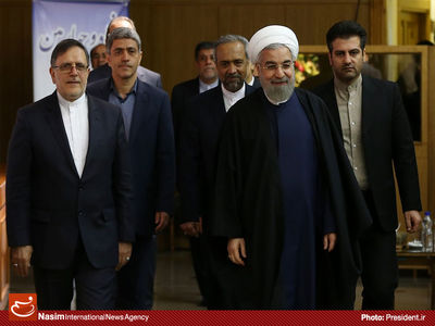 بدهی دولت روحانی به بانک مرکزی 137 درصد رشد کرد/ دولت یازدهم امسال 11 هزار میلیارد تومان از بانک مرکزی استقراض کرد