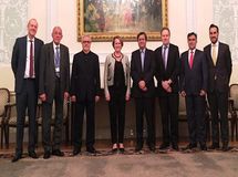 بی‌تفاوتی رئیس کل بیمه مرکزی در اخراج 4 نجومی‌بگیر از برج رومی!