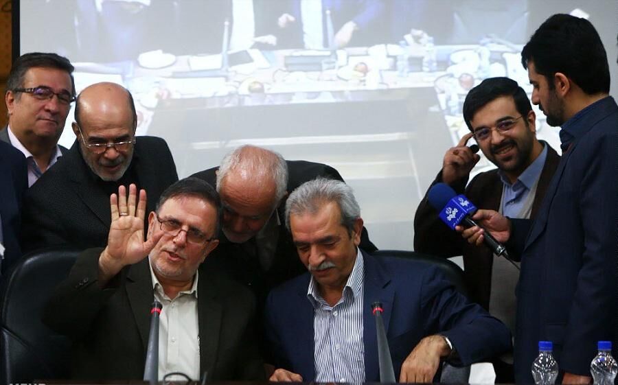 بازنشستگانِ از کارافتاده در بانک مرکزی!