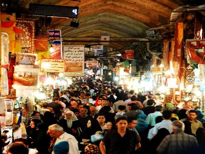 روزنامه حامی دولت: اگر مسئولان دولتی یک بار خرید کنند، می‌فهمند تورم تک‌رقمی نیست