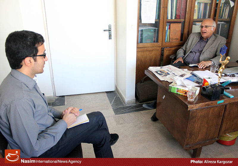 عضو انجمن اقتصاددانان ایران: دولت به دلیل انتخابات ریاست جمهوری 96، سیاستهای ضد رکودی اعمال خواهد کرد/ مردم و تولیدکنندگان از رکود گلایه دارند
