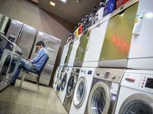 50 درصد صنعت لوازم خانگی تعطیل شد/ افزایش چک‌های برگشتی در صنعت لوازم خانگی