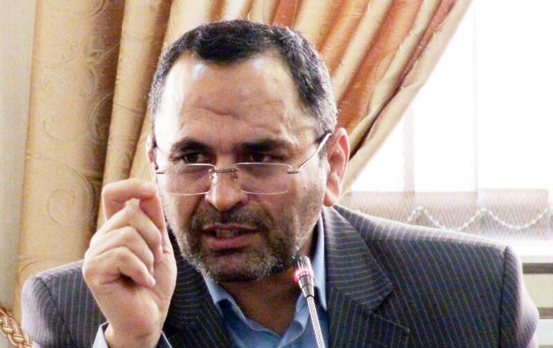 برخی از نمایندگان مجلس به دنبال قانونی کردن حقوق‌های نجومی هستند/ افزایش سقف دستمزد مدیران از 7 به 14 برابر ظلم است!