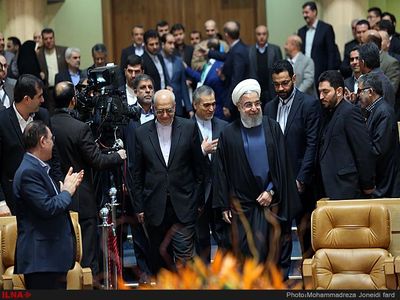 تراز تجاری واقعی کشور منفی 14 میلیارد دلار است/ صادرات غیرنفتی تنها 29.7 میلیارد دلار!