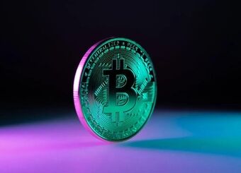 قیمت بیت کوین امروز جمعه ۹ آبان ماه ۱۴۰۴/پادشاه رمزارزها کاهش شد
