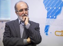 دولت باید اعتراف کند که در حوزه اقتصاد شکست خورده/ تورم ماه به ماه بیشتر می‌شود/ در عرض 6 ماه 40 درصد از قدرت خرید مردم کم شد