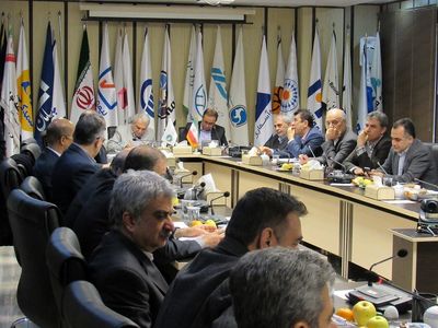 واگذاری سهام دولت در 2 شرکت بزرگ بیمه‌ای همچنان دربن بست!/ دستور روحانی برای فروش سهام بیمه‌ای‌ها روی زمین ماند