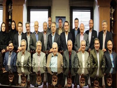 بیمه کارآفرین 100 میلیارد تومان ملک خرید!/ دلیل ریزش سهام بانک کارآفرین این بود که مدیرعامل نداشت!/ خودم هم بازنشسته هستم