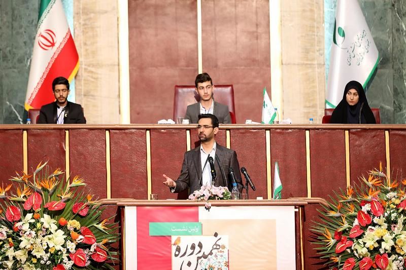 وزیر ارتباطات: هوشمندسازی مدارس فراتر از اتصال به رایانه است