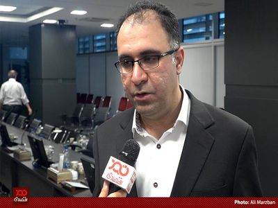 مسعود نیلی نبود، اما روحش در جلسه با اقتصاددانان حاکم بود/ دلیل آشفتگی‌های اقتصاد علاوه بر تحریم‌ها، سیاستگذاری‌های اشتباه در 5 سال اخیر است