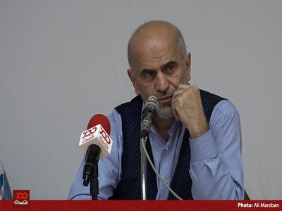 شیرین کاری‌هایی می‌کنیم که نیازی به خراب کاری استکبار جهانی هم نداریم!