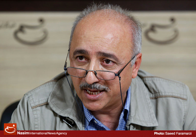 دولت زیر فشار اقتصاد خوانده‌های نئوکلاسیک قیمت دلار را آزاد کرد/ اینکه دولت سرکوب ارزی انجام داد و باید متناسب با نرخ تورم قیمت ارز را افزایش داد، حرف نسنجیده‌ای است