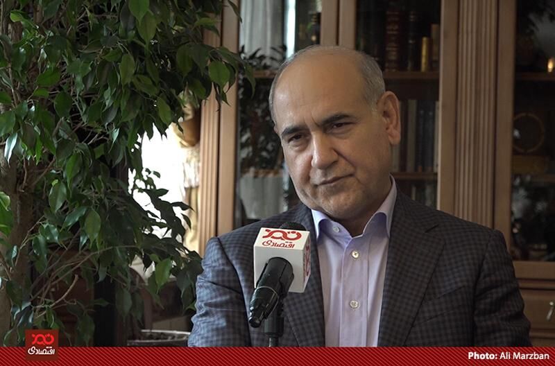 40 شعبه بانک کشاورزی به علت زیان ده بودن تا پایان سال جمع می‌شود/ برای ادغام برخی شعب فاقد بازدهی با برخی نمایندگان مجلس مشکل داریم!