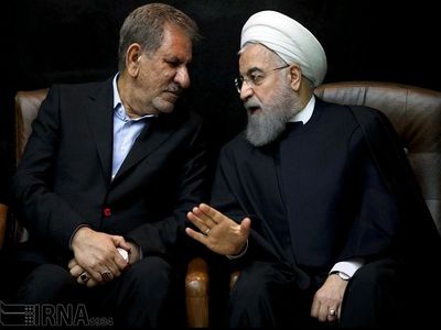 جنگ زرگری یاران روحانی برای فرار از تبعات دلار 4200 تومانی