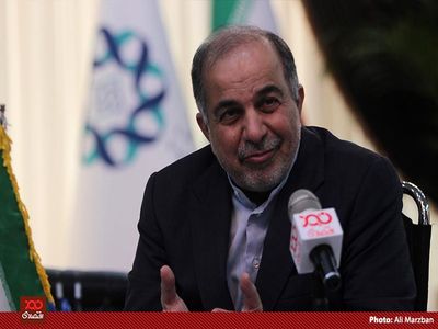 نباید صندوق توسعه ملی به سرنوشت حساب ذخیره ارزی دچار شود/برخی در شهرستان‌ها به دنبال ایجاد فشار بر روی بانک‌ها هستند تا دلار 4200 تومانی بگیرند